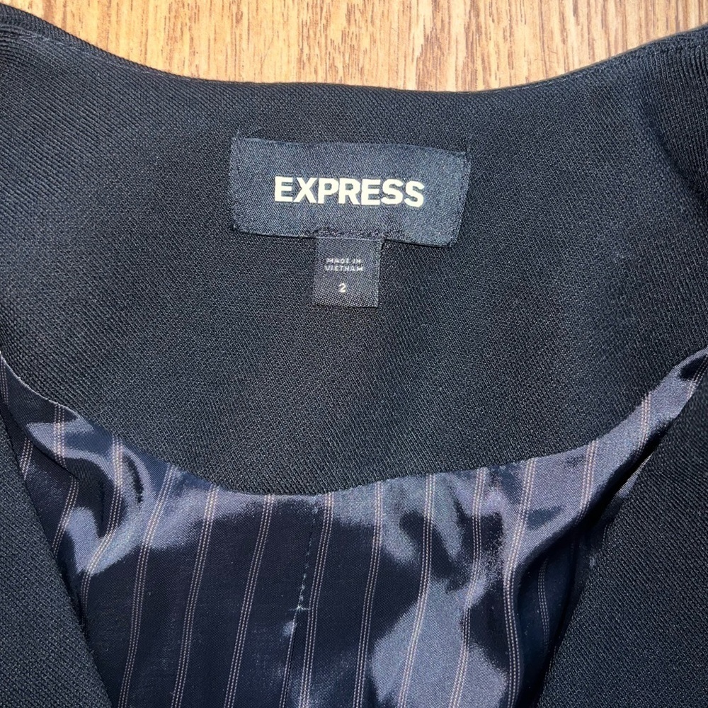 Express Blazer - Picture 3 of 6